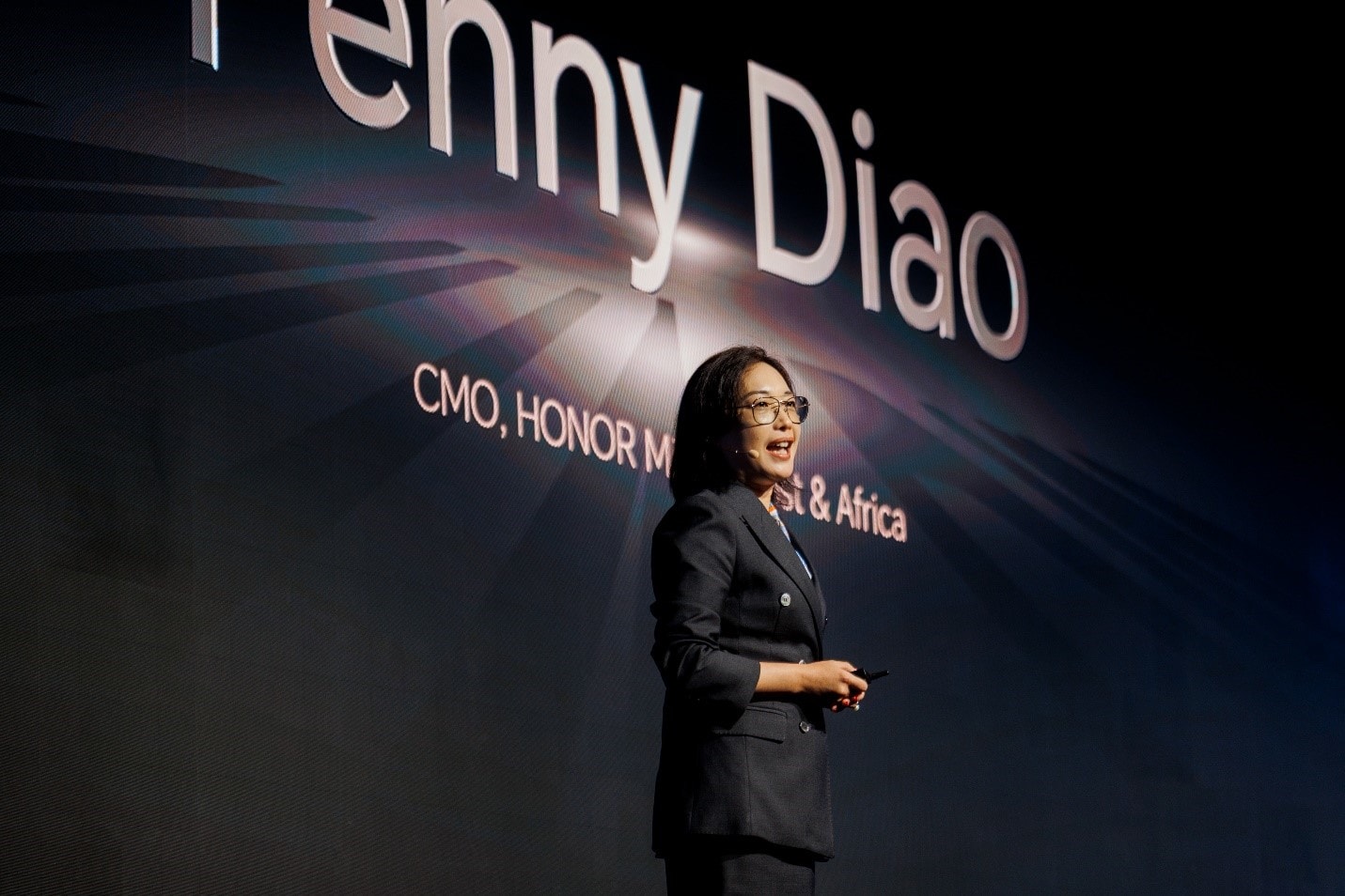 HONOR تطلق هاتفها القابل للطي HONOR Magic V5 في حدث إقليمي مميز في دبي