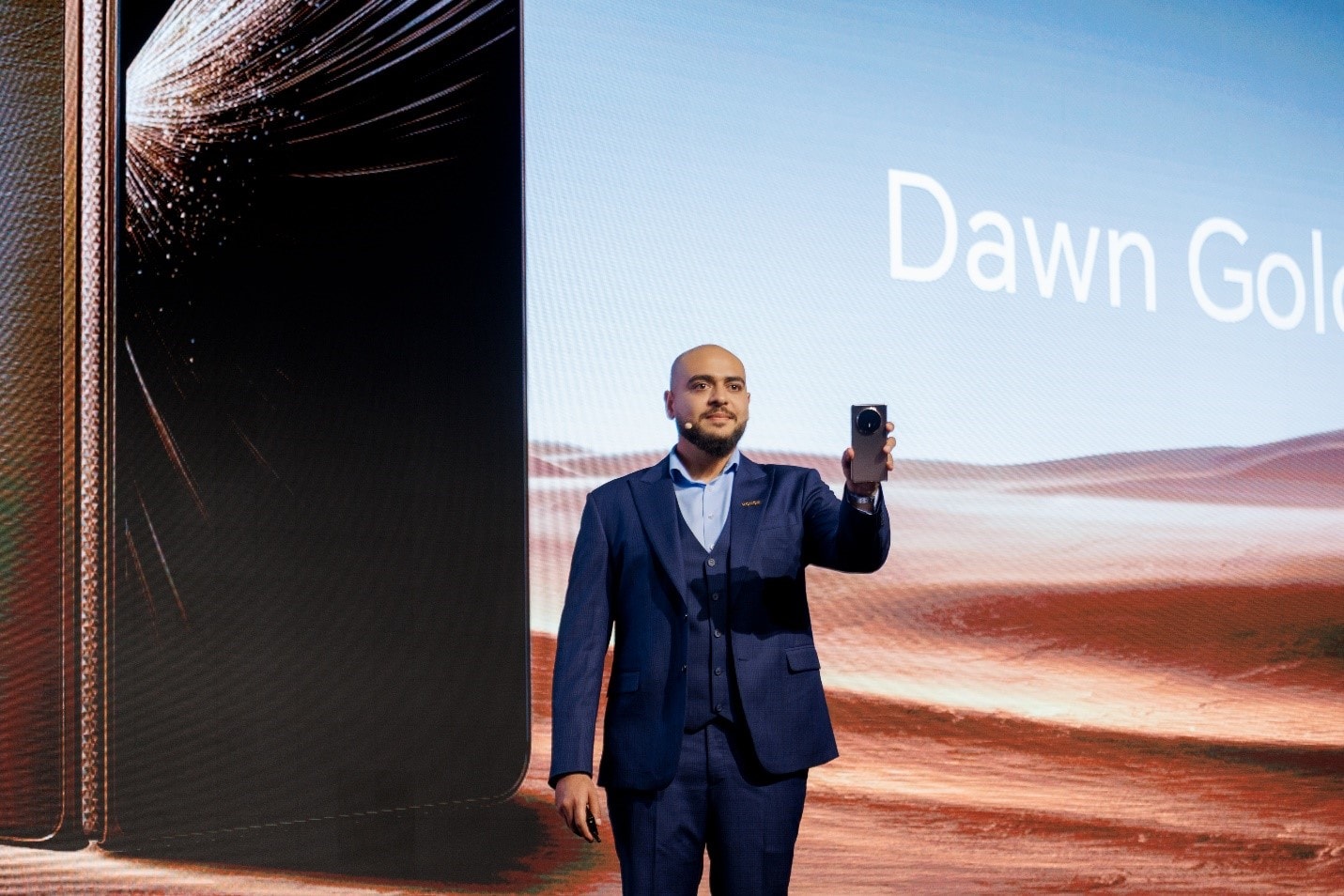 HONOR تطلق هاتفها القابل للطي HONOR Magic V5 في حدث إقليمي مميز في دبي