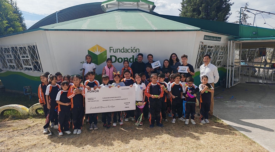 科技向善，荣耀赋能墨西哥青少年数字未来