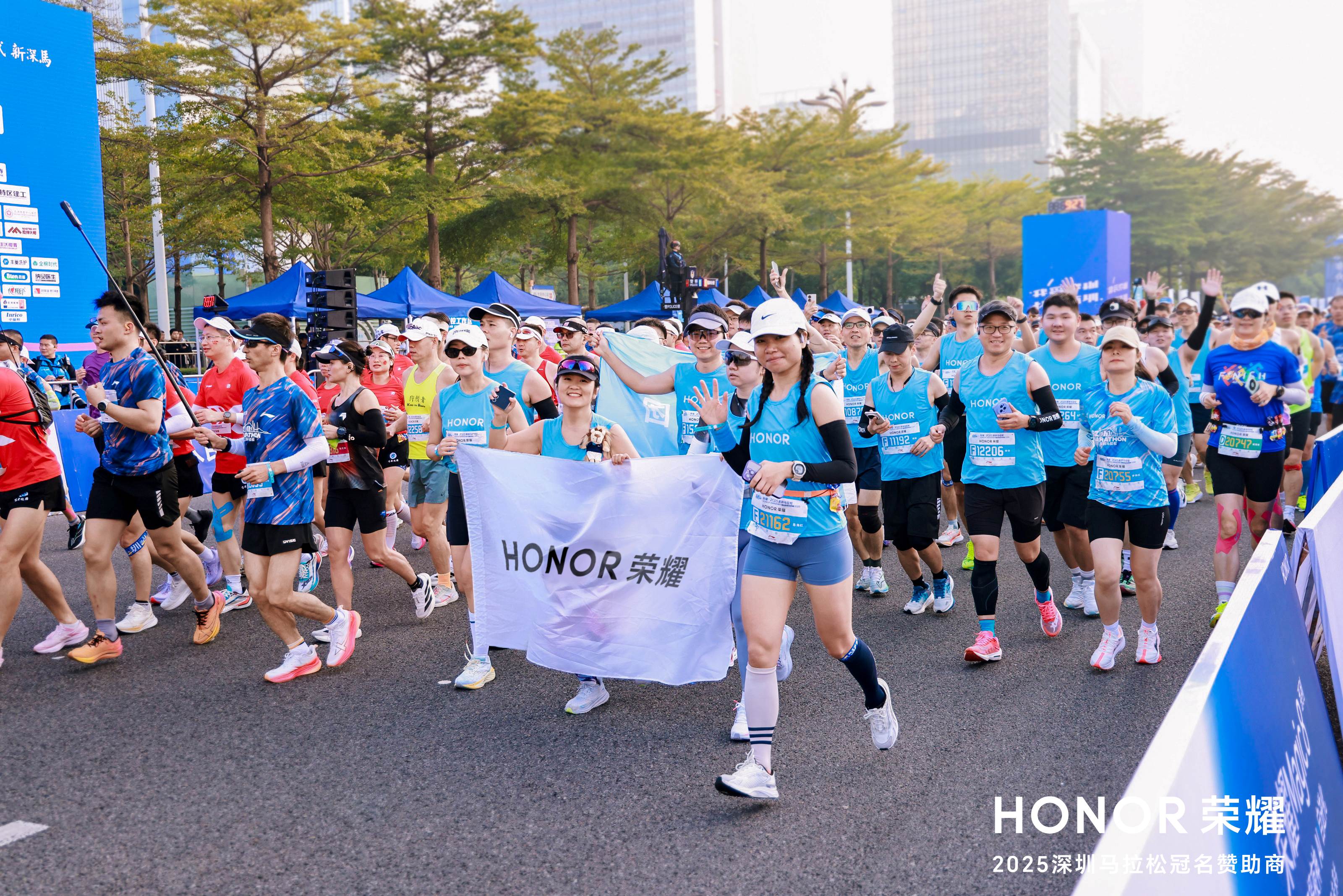 荣耀以AI技术驱动体育创新,护航2025深圳马拉松圆满收官 2