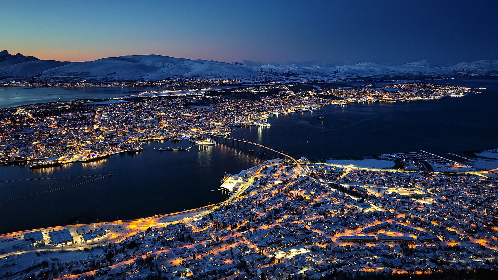 荣耀Magic4 Pro 拍夜色 越夜越出色