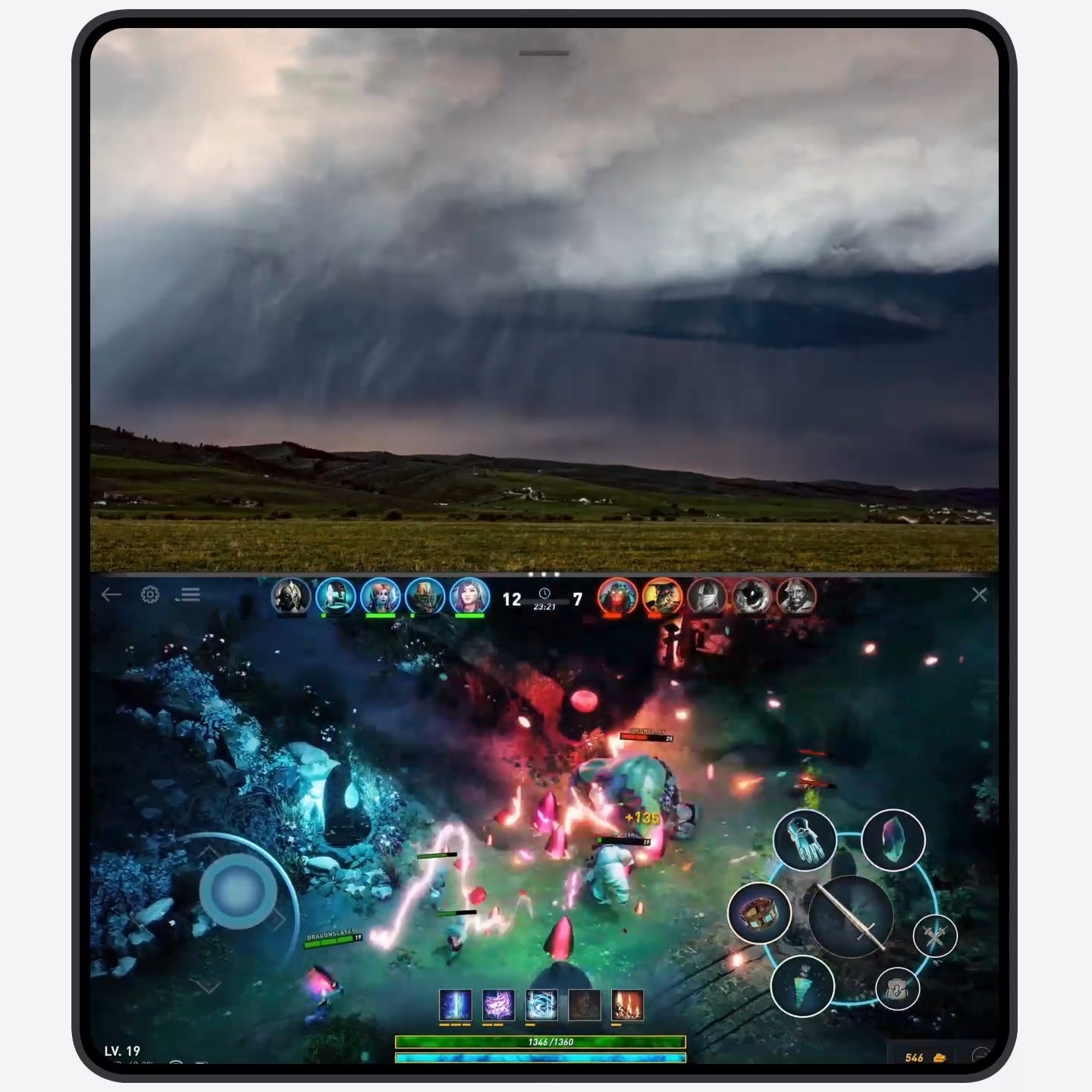 Horizontal Split Provides Spacious View and Enables High-efficient Work