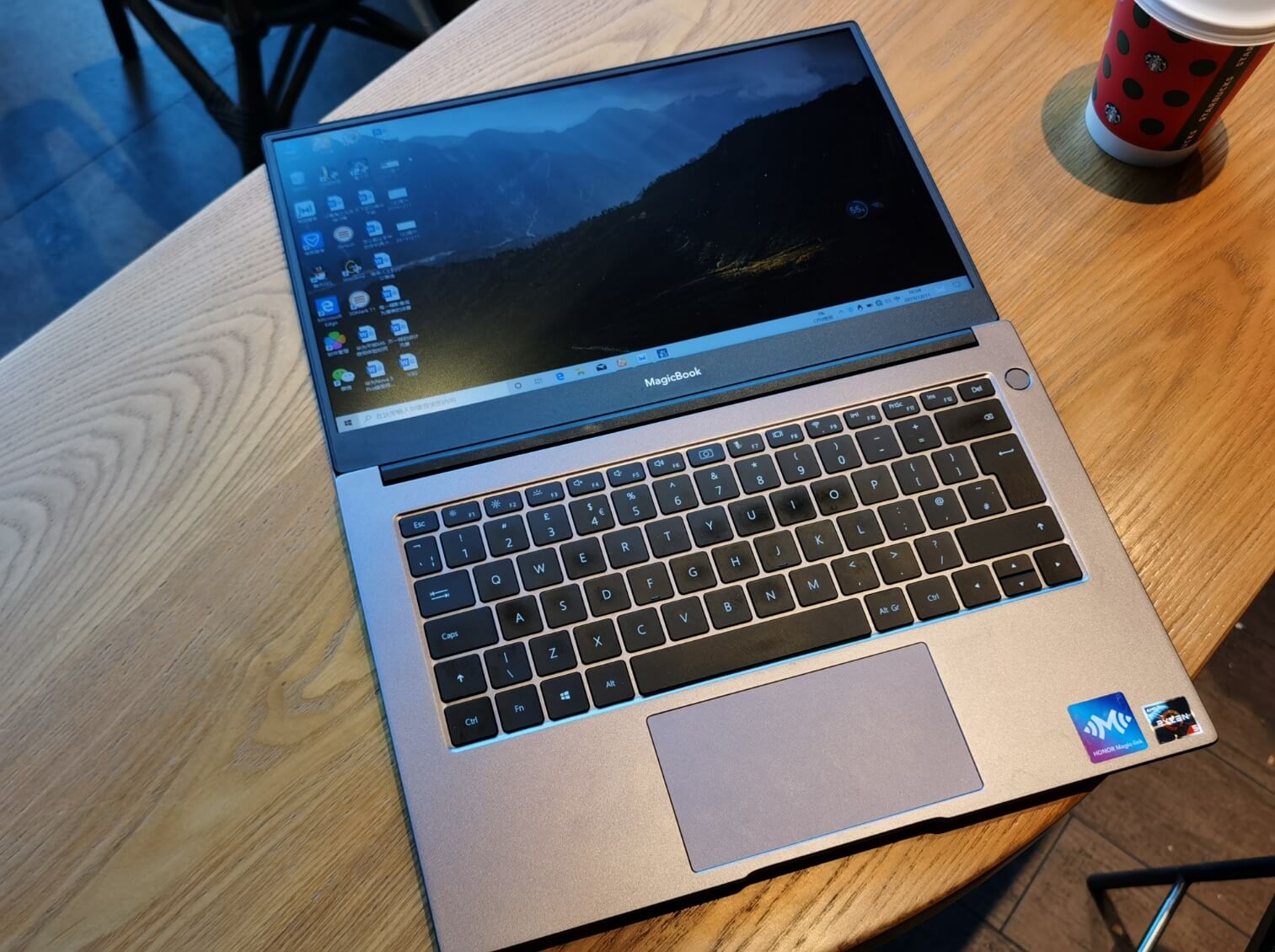 [HONOR MagicBook 14] A Lightweight Laptop that Punches Above its Weight ...