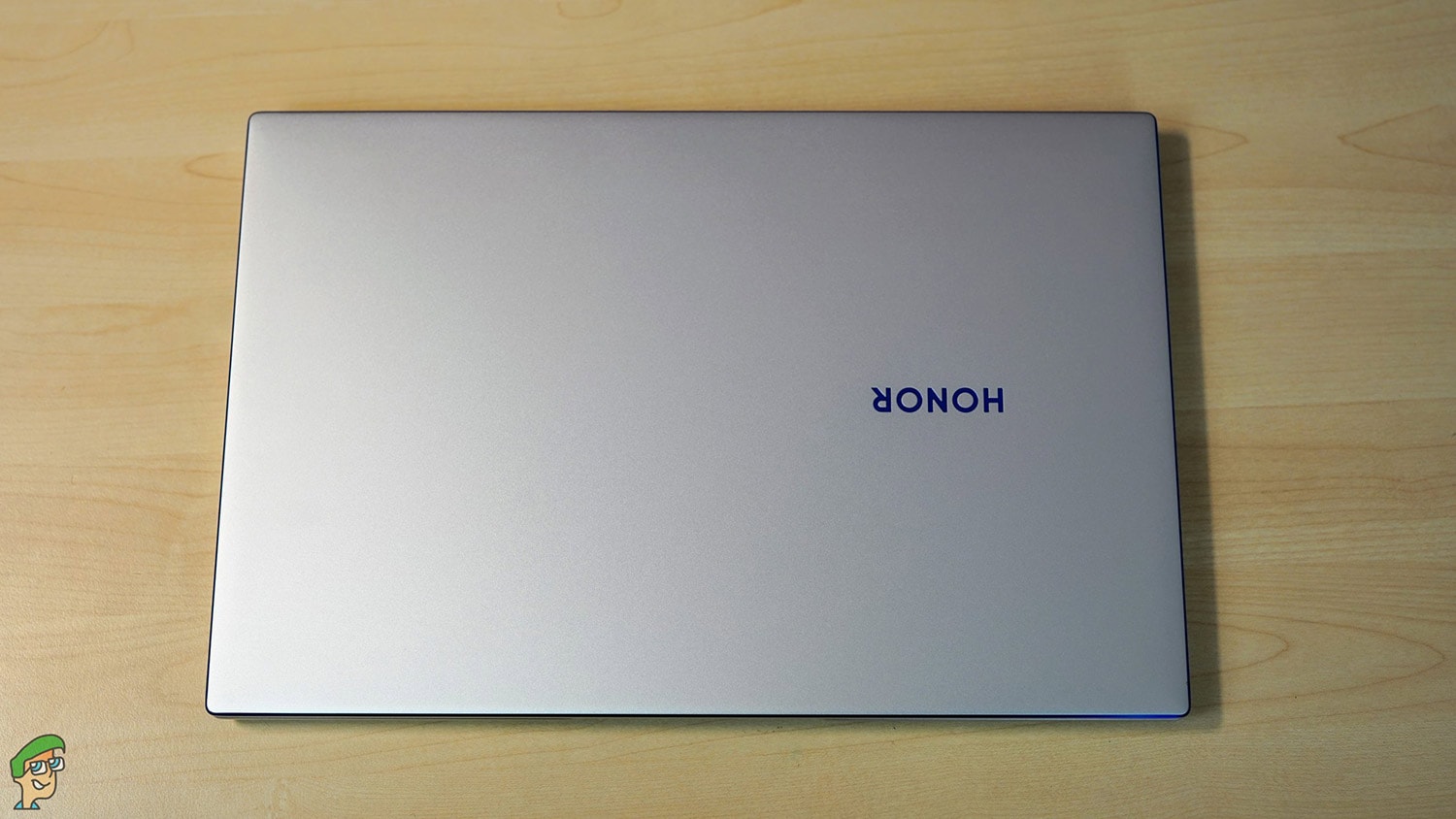 Smooth and polished edges and an aluminium chassis