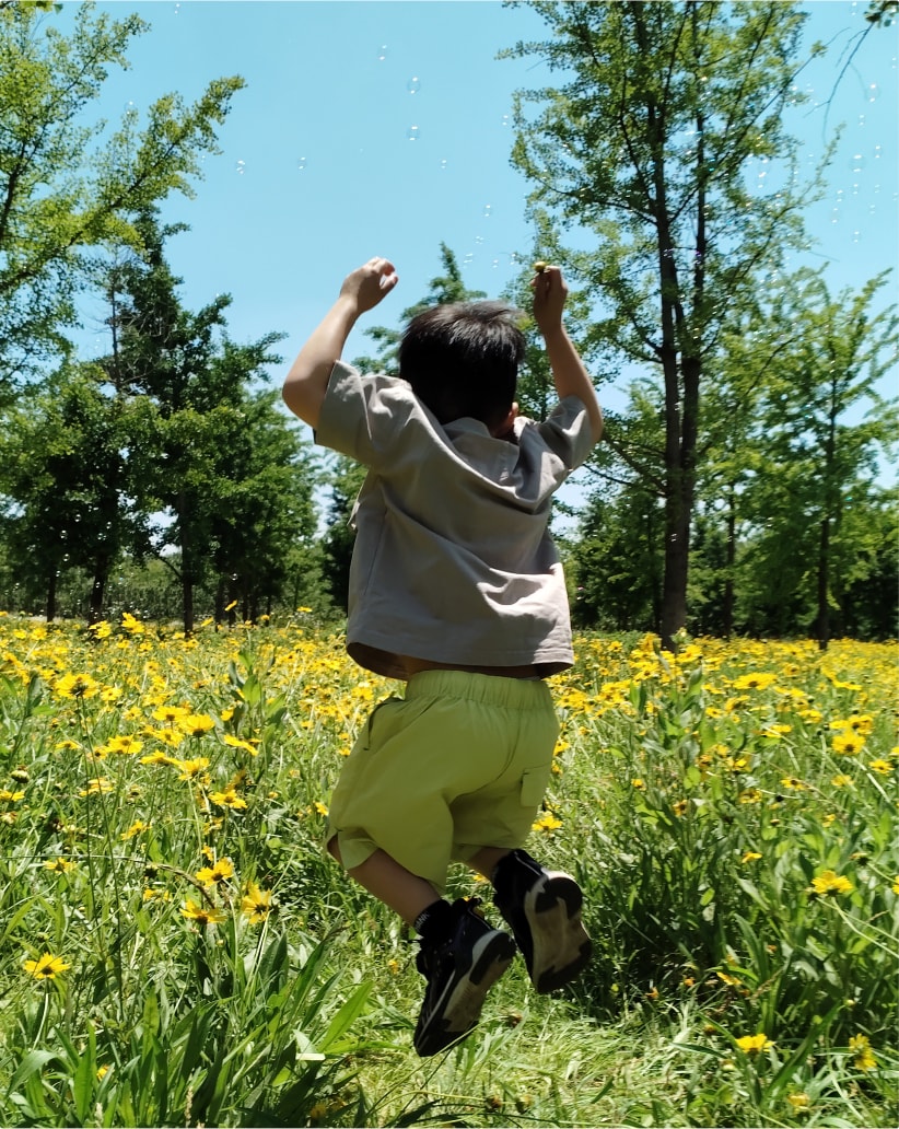 50MP AI Motion Sensing Capture. Catch Every Thrilling Moment. 1