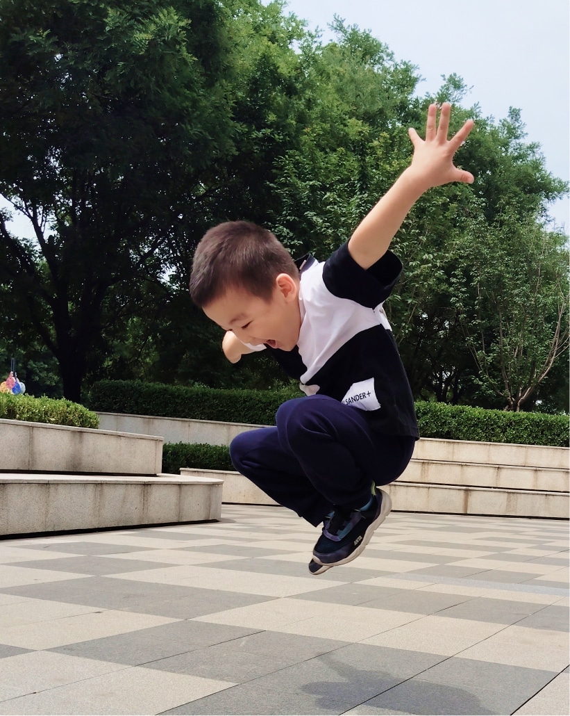 50MP AI Motion Sensing Capture. Catch Every Thrilling Moment. 3