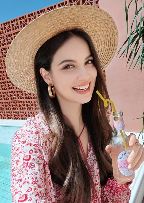 256GB Super-large storage capacity. Years of precious memories. 11