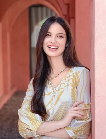 256GB Super-large storage capacity. Years of precious memories. 7