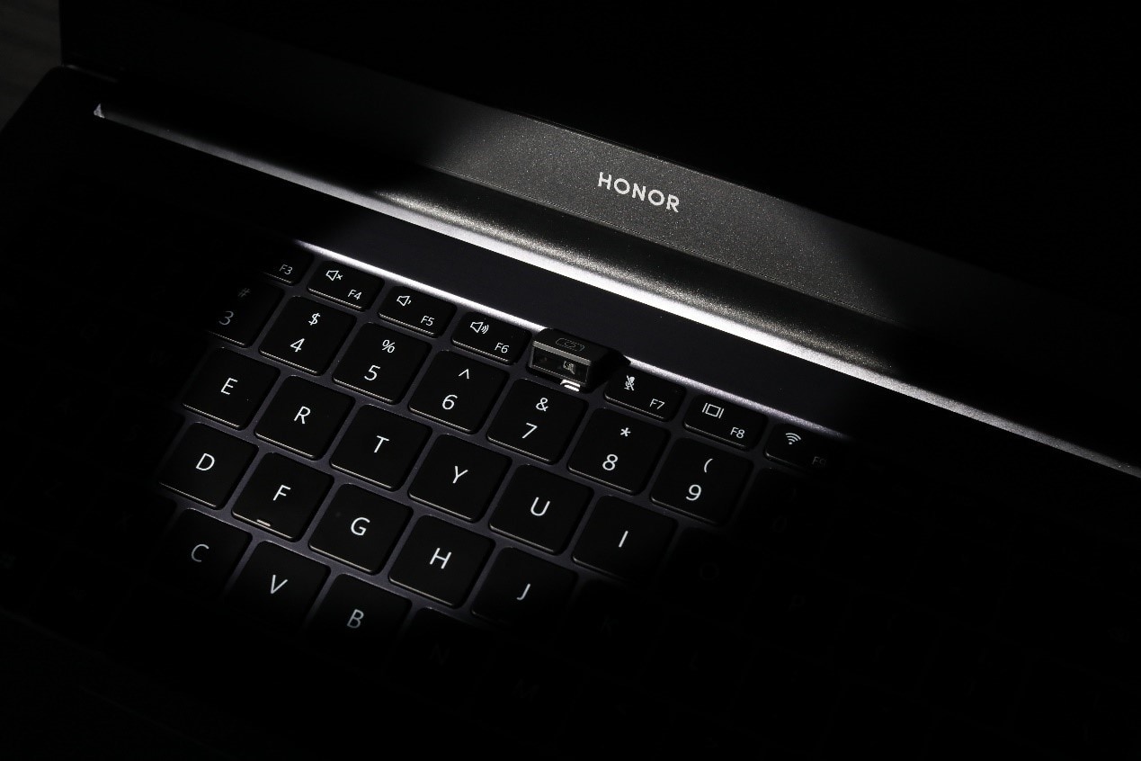 [Geek Lab] What's the Fuss About the Recessed Camera on HONOR MagicBook Series?