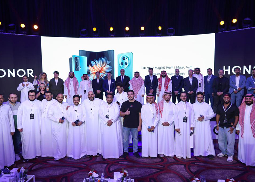 شركة HONOR تُعلن عن الإتاحة الرسمية لهاتفيّ HONOR Magic5 Pro وHONOR Magic Vs في الأسواق السعودية 